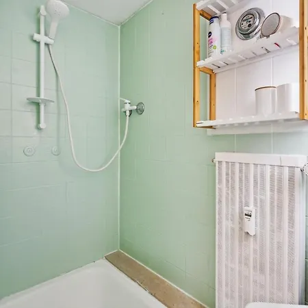 Moderne, Gemuetliche In Κόμπλεντς